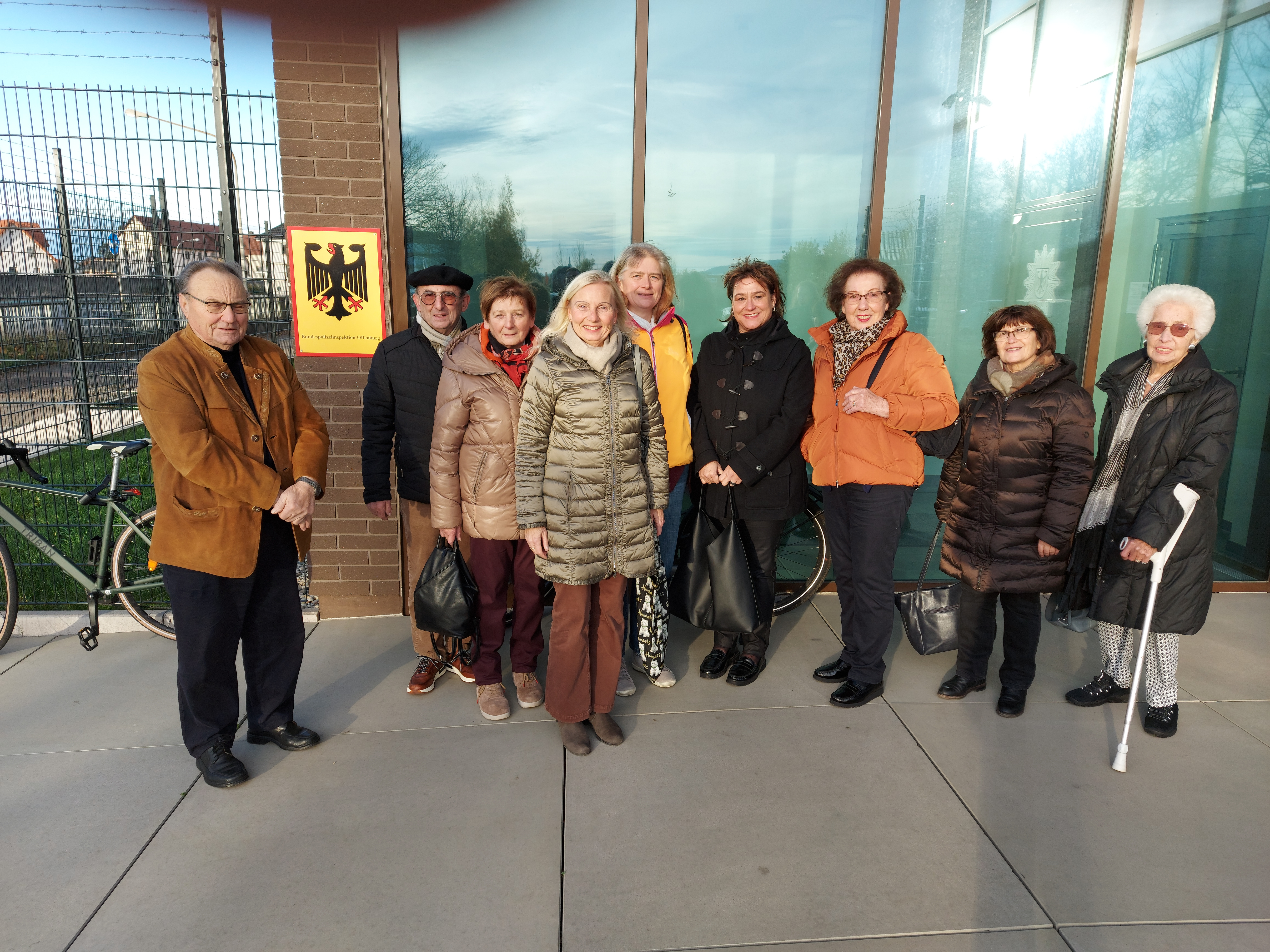 Delegation der Frauen-Union Ortenau und CDU bei der Bundespolizei in Offenburg, 4. von links Vorsitzende Birgit Wild-Peter
